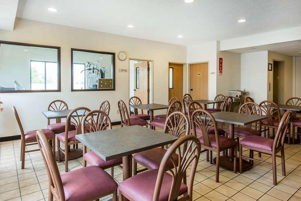 Econo Lodge Inn & Suites Peoria Illinois Ресторан фото