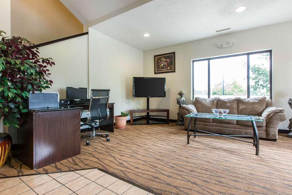 Econo Lodge Inn & Suites Peoria Illinois Інтер'єр фото