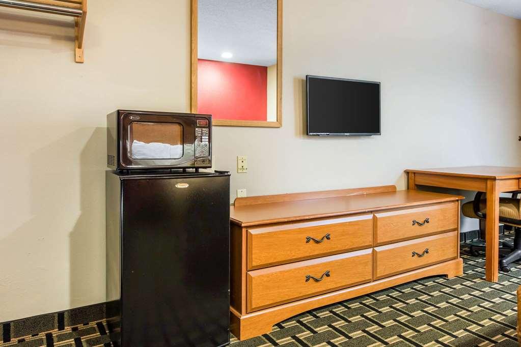Econo Lodge Inn & Suites Peoria Illinois Номер фото