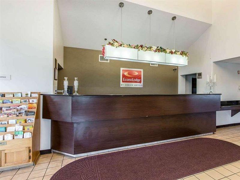 Econo Lodge Inn & Suites Peoria Illinois Екстер'єр фото