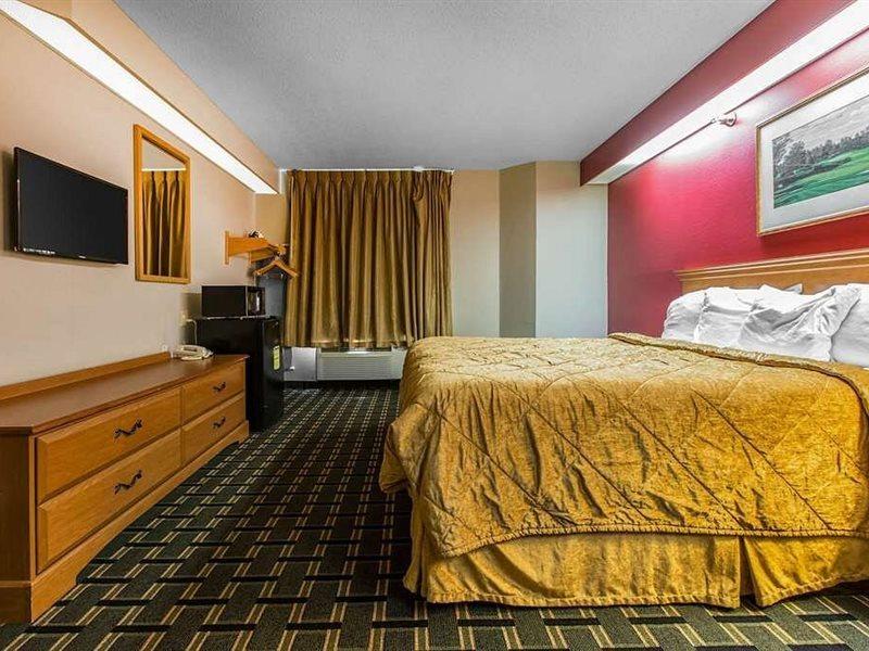 Econo Lodge Inn & Suites Peoria Illinois Екстер'єр фото